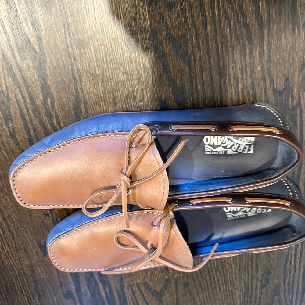 Men’s Ferragamo leather loader